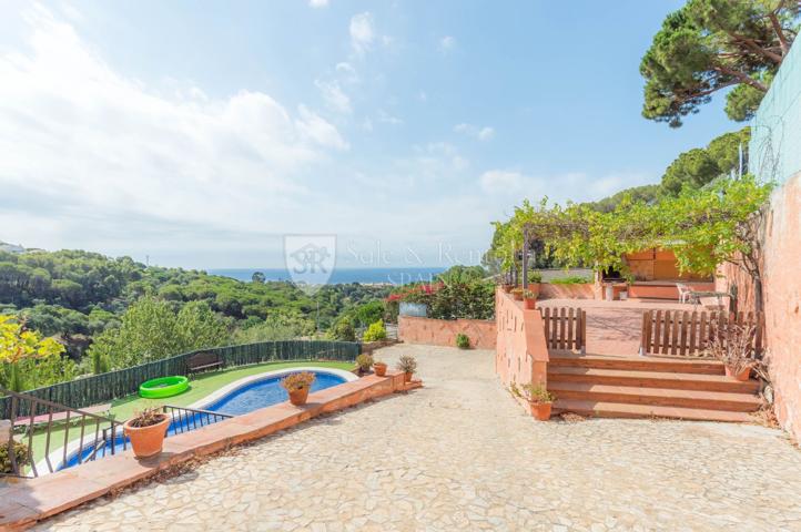 Villa En venta en Lloret de Mar photo 0