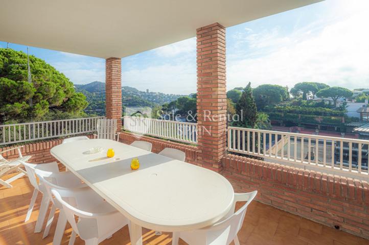 Villa En venta en Lloret de Mar photo 0