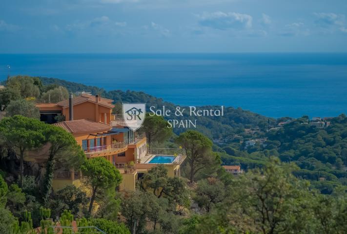 Villa En venta en Lloret de Mar photo 0