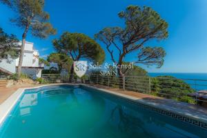 Villa En venta en Blanes photo 0