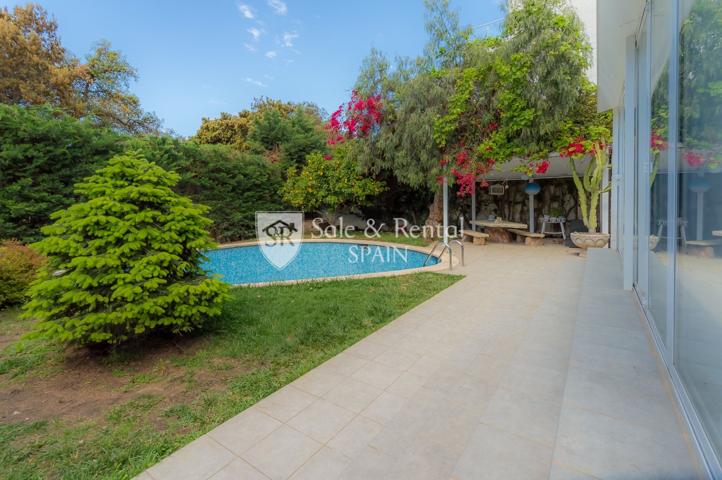 Villa En venta en Lloret de Mar photo 0
