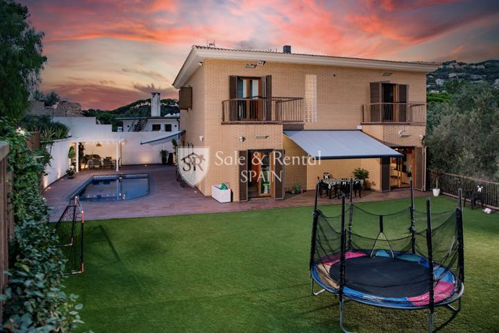 Villa En venta en Lloret de Mar photo 0