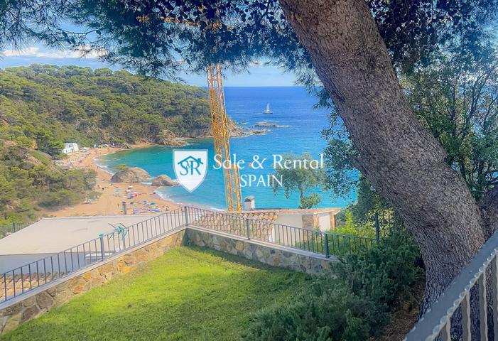 Villa En venta en Lloret de Mar photo 0