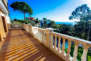 Villa En venta en Lloret de Mar photo 0