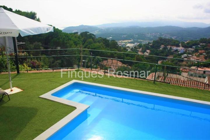 ENCANTADORA CASA DE DOS PLANTAS CON VISTAS AL MAR EN ROCA GROSSA photo 0