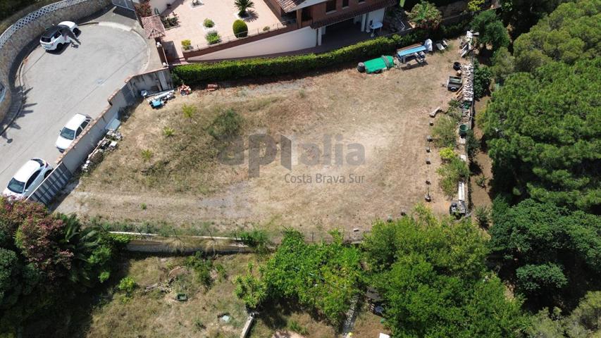 PARCELA LLANA A 1,5 KM DE CALA CANYELLES, LLORET DE MAR photo 0