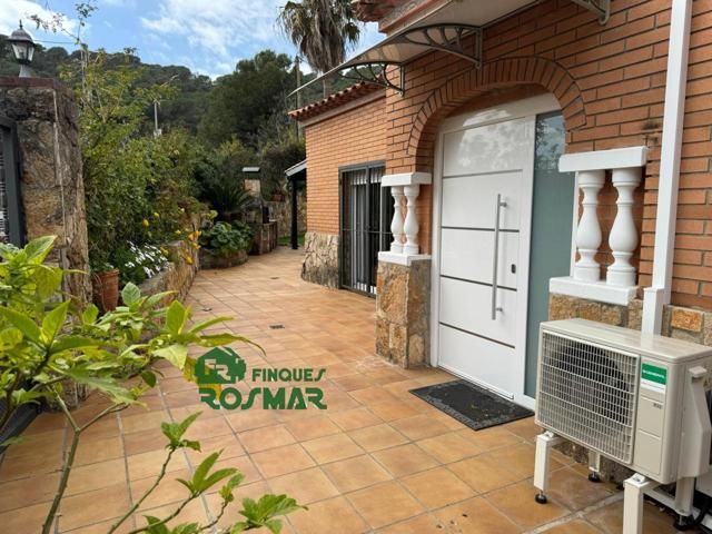 DISFRUTA Y GANA: VIVIENDA CON PISCINA, JARDÍN Y LICENCIA TURÍSTICA photo 0