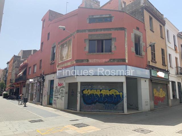 OPORTUNIDAD PARA INVERSORES: EDIFICIO SITUADO EN FRENTE DE LA IGLESIA DE MALGRAT DE MAR photo 0