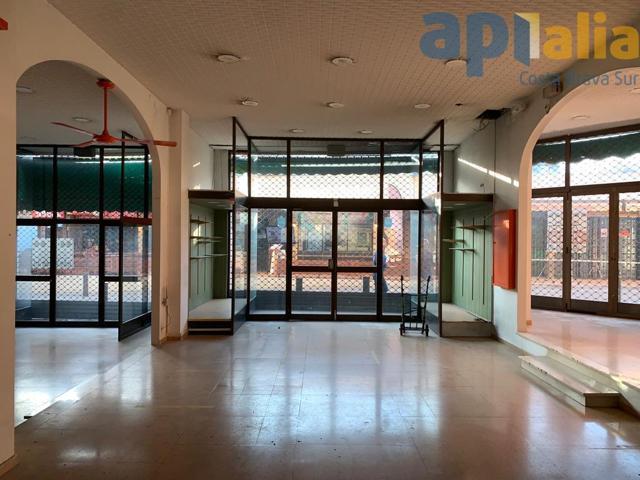 EXCELENTE OPORTUNIDAD COMERCIAL EN EL CENTRO DE LLORET DE MAR photo 0