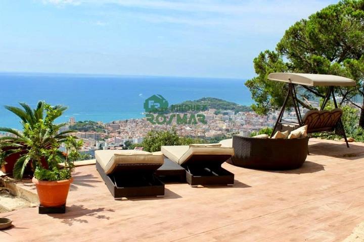 EXCLUSIVA PROPIEDAD CON IMPRESIONANTES VISTAS AL MAR EN ROCA GROSSA, LLORET DE MAR photo 0