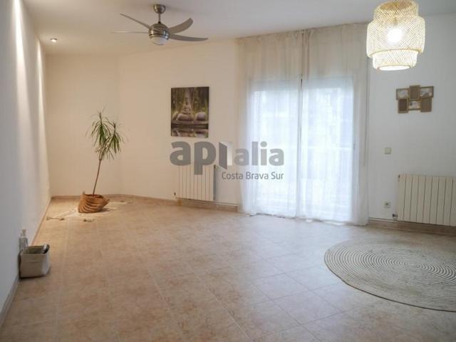 ENCANTADOR Y LUMINOSO PISO EN VENTA EN MAÇANET DE LA SELVA photo 0