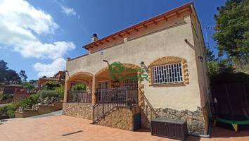 CASA CON ENCANTO EN PUIGVENTÓS: JARDÍN, TERRAZAS Y A UN PASO DE LA COSTA BRAVA photo 0