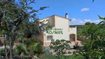 CASA CON ENCANTO EN PUIGVENTÓS: JARDÍN, TERRAZAS Y A UN PASO DE LA COSTA BRAVA photo 0