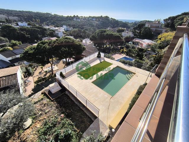 ¡TU HOGAR IDEAL EN LA TRANQUILA URBANIZACIÓN VINYA ROSA, LLORET DE MAR! photo 0