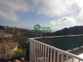 OPORTUNIDAD ÚNICA: CASA CON DOS VIVIENDAS INDEPENDIENTES Y VISTAS AL MAR photo 0