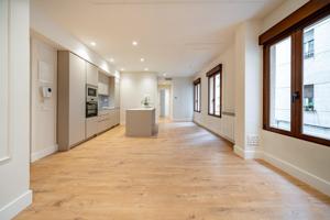 Piso En venta en Goya, Madrid photo 0