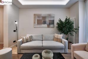 INFOCASA vende Amplio y Elegante Piso Reformado en el Corazón de Sol, Madrid photo 0