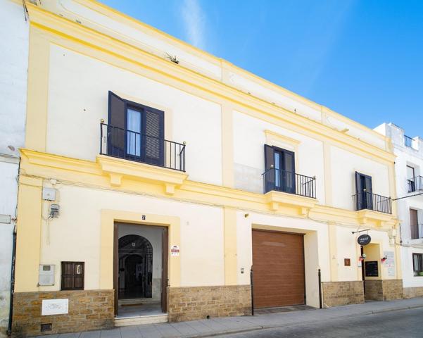 MARAVILLOSA CASA SEÑORIAL CON BODEGA EN EL CENTRO DE SANLUCAR photo 0