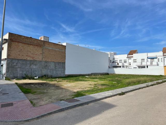 PARCELAS URBANAS DE 140 M2 JUNTO A ROTONDA DEL CAMALEÓN. photo 0