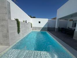 MAGNIFICA CASA EN PLANTA BAJA CON PISCINA PRIVADA JUNTO A LA ZONA DE BAJO DE GUÍA photo 0
