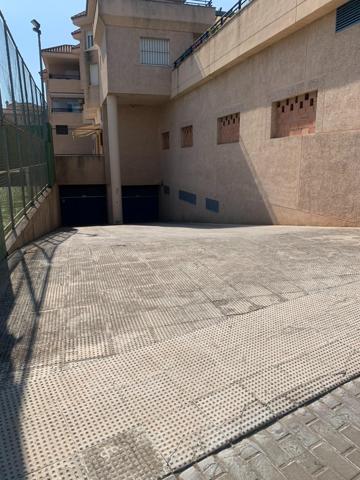 Gran Garaje en Bajo de Guía, Sanlúcar de Barrameda - Capacidad para Dos Vehículos photo 0