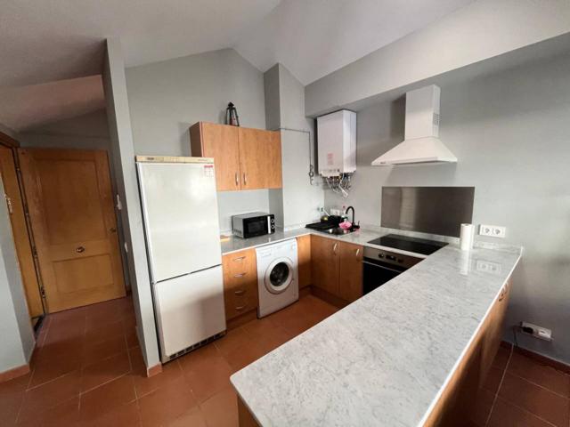 ¡Piso ático en venta en Montellà i Martinet! photo 0