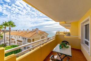 Apartamento en primera línea con vistas al mar en Aguamarina photo 0