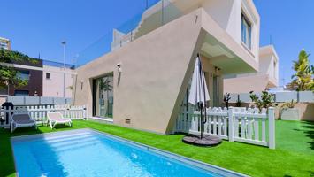 Villa junto al mar en Mil Palmeras photo 0