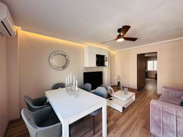 Apartamento de 102m2, 3 dormitorios junto a playa, terraza y ascensor photo 0