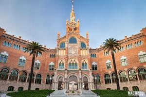 ENFRENTE DEL RECINTO MODERNISTA DE SANT PAU photo 0