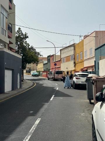 GRAN OPORTUNIDAD DE ADQUIRIR APARTAMENTO Carretera los Campitos SANTA CRUZ DE TENERIFE **ACTIVO OCUPADO** Se vende sin posesión física y sin llaves photo 0