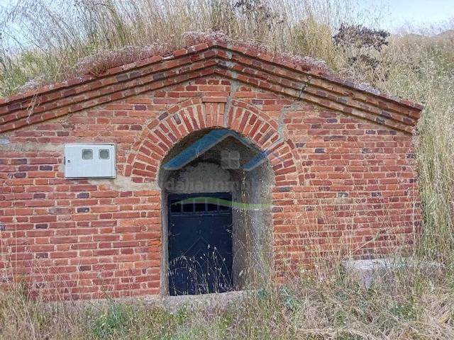 SE VENDE BODEGA EN LA VIRGEN DEL CAMINO photo 0