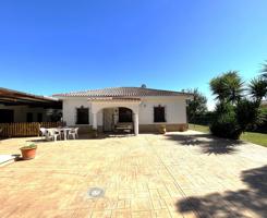 Magnífico Chalet en Perfecto estado, independiente, de una sola Planta en San José de la Rinconada. photo 0