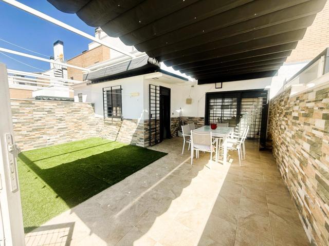 Unifamiliar Pareada En venta en Las Pajanosas, Guillena photo 0