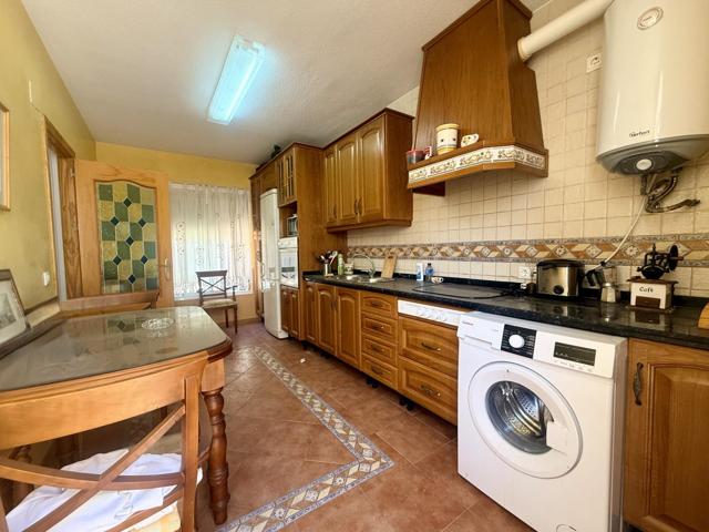 Unifamiliar Pareada En venta en Almodovar Del Río, Almodovar Del Rio photo 0