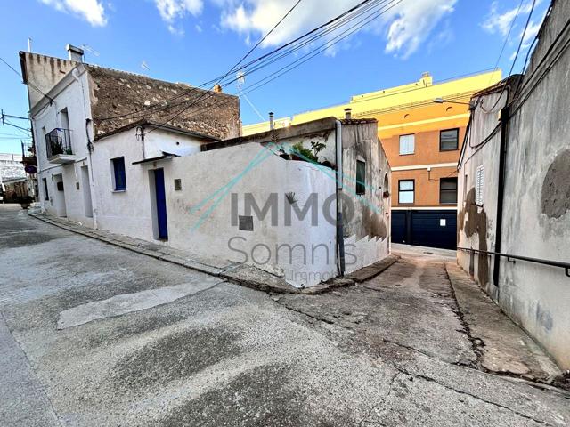 ENCANTADORA CASA DE PUEBLO EN VENTA - LLANÇÀ photo 0