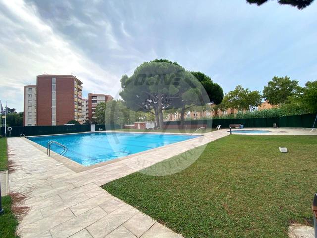 Excelente oportunidad: apartamento con piscina comunitaria, ascensor y box cerrado photo 0