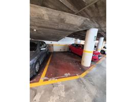 Parking en venta en Caputxins-Santa Clara-Hospital photo 0