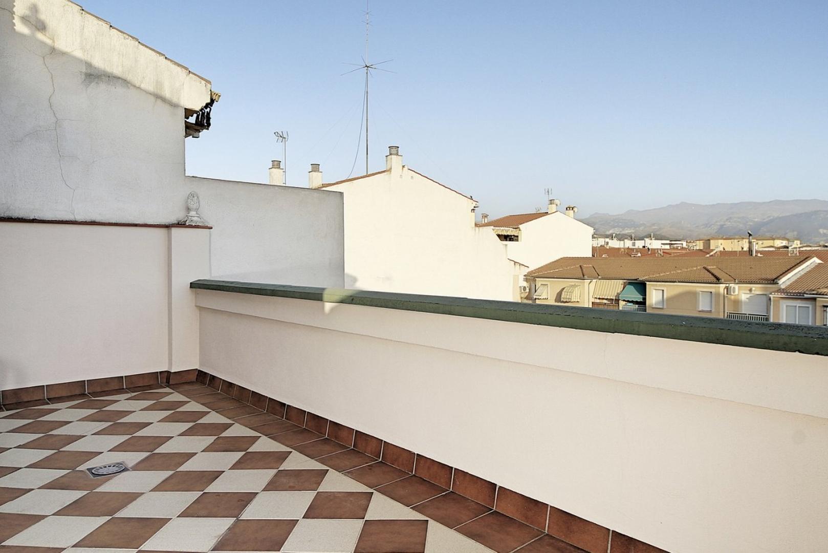 Chalet amplio y en muy buen estado em Maracena - 31582223