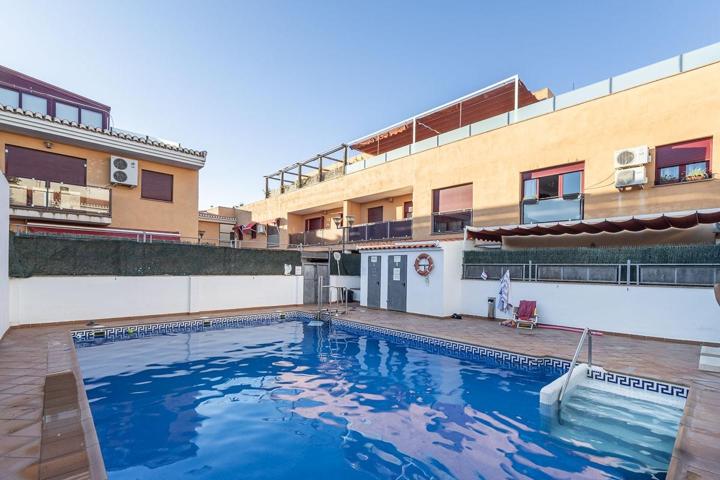 ARMILLA-JUNTO PARADA DE METRO. 3DORMITORIOS,2 BAÑOS, GARAJE,TRASTERO Y PISCINA. photo 0