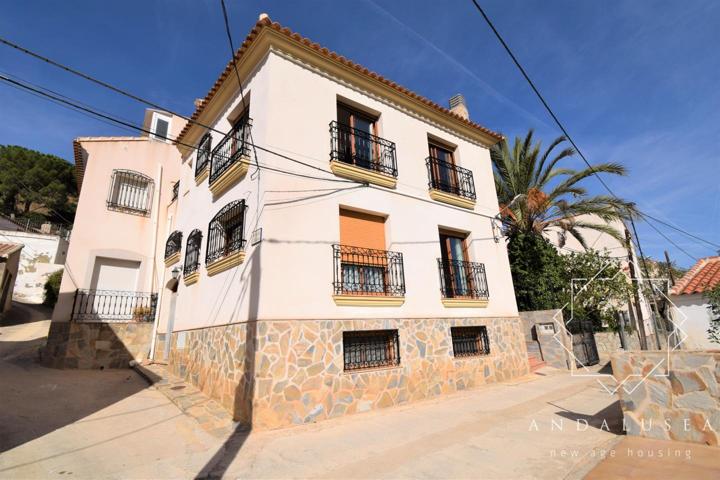 Casa - Chalet en venta en El Marchal de 278 m2 photo 0