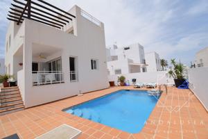 Casa - Chalet en venta en mojacar de 233 m2 photo 0