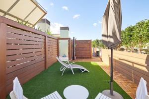 Piso en Última planta con terraza superior y al costado del puerto, a un paso del Paseo de Borbón con posibilidad de plaza Parking en la misma finca photo 0