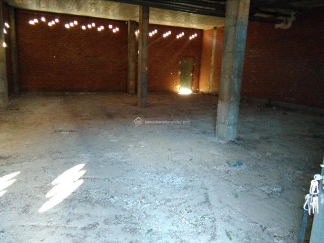 Se alquila local con salida de humos en Residencial Gredos photo 0