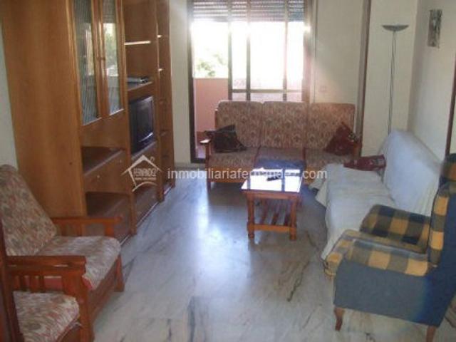 SE VENDE AMPLIA VIVIENDA EN PLENO CENTRO DE CACERES photo 0