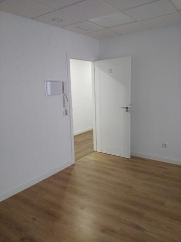 Oficina En alquiler en Gil Cordero, Caceres photo 0