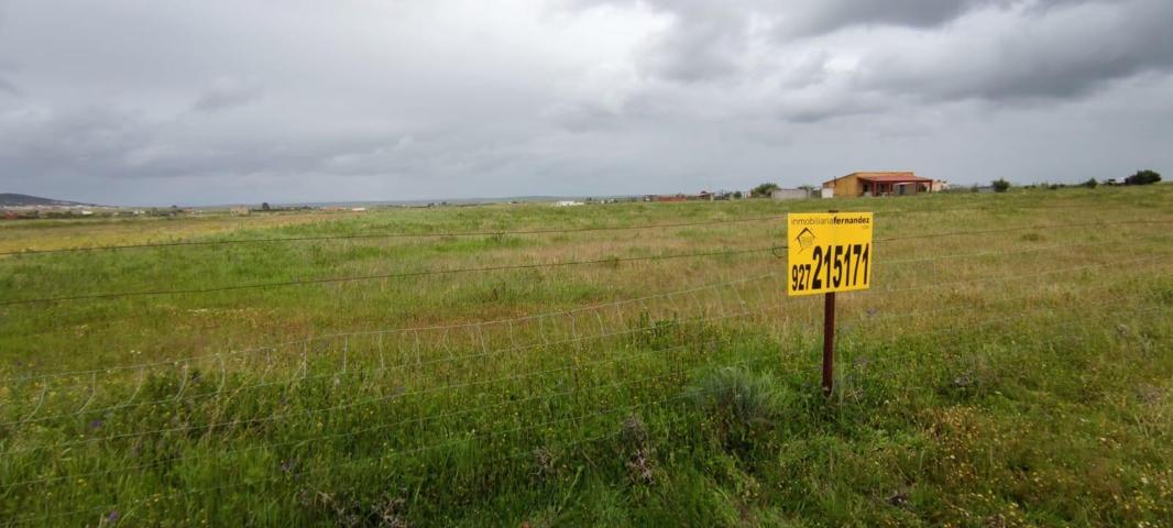 ¡¡Terreno rural de 47000 m2 en Sierra de Fuentes!! photo 0