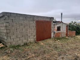 Parcela con construcción de 65 metros en Sierra de Fuentes photo 0