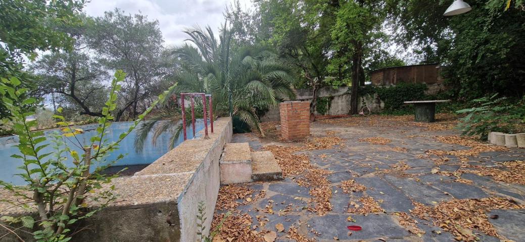 Chalet con Piscina en la Sierrilla para rehabilitar photo 0