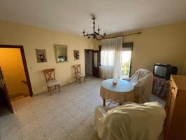 GRAN CASA AMPLIA EN EL CENTRO DE ARROYO DE LA LUZ photo 0